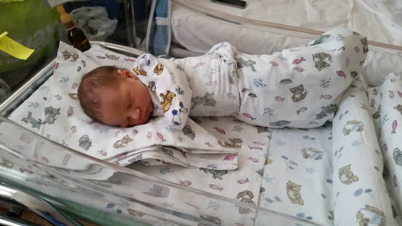 Новородено в родилно отделение 15