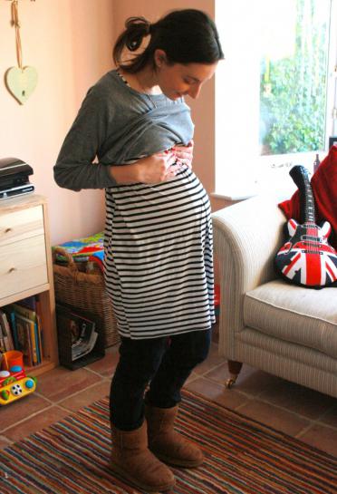 břicho v 24. týdnu těhotenství