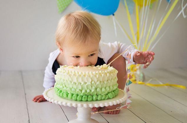 Cake za enoletnega fanta z lastnimi rokami