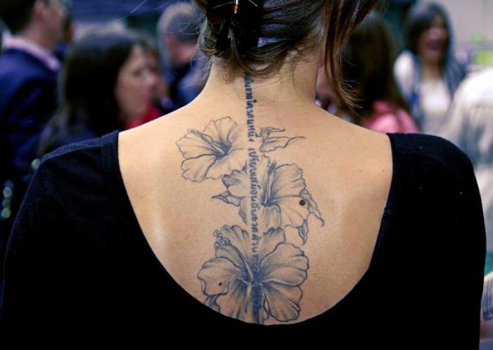 tattoo na hrbtu