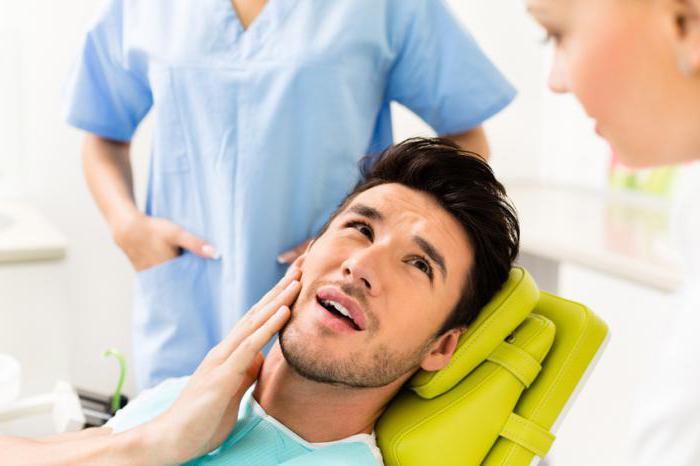 gomma irritata sotto il dente quando viene premuto