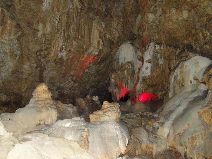 дълбочината на пещерата в Новия Атон в Абхазия