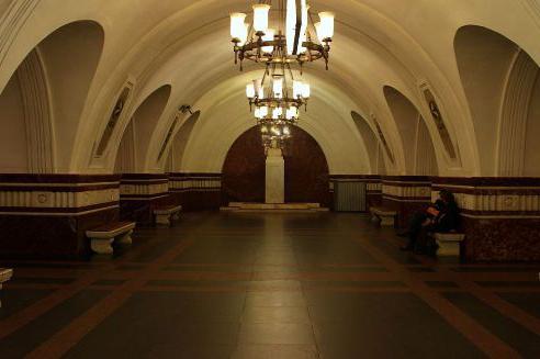 у које време метро отвара у Москви
