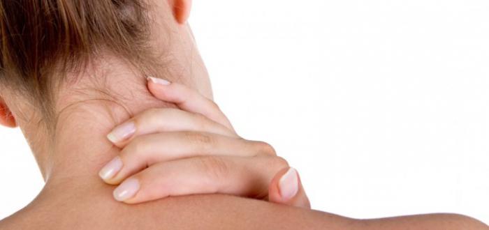 zašto akne na vratu
