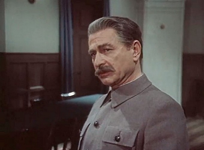 Herec v roli I. Stalina ve filmu epos