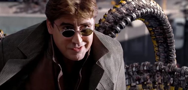 Alfred Molina in