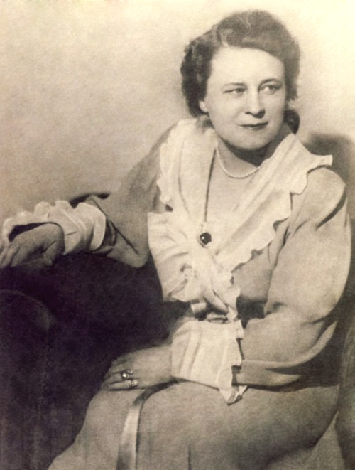 актриса Тарасова
