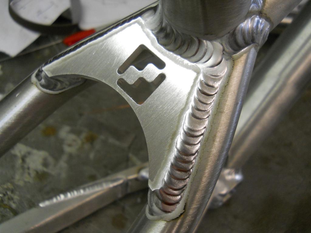 Висококачествен алуминиев заваръчен шев