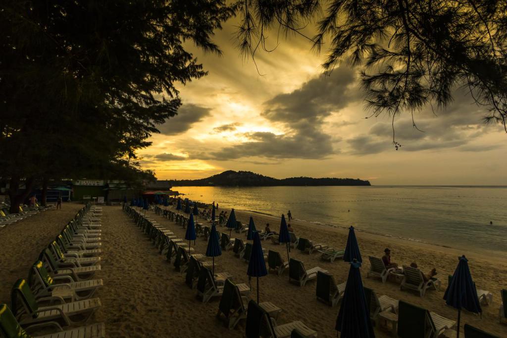 Amora Beach Resort Pláž Phuket