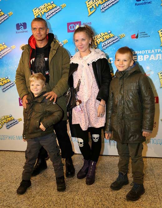 Vedenskaya con il marito e i figli