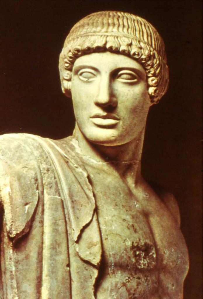 Една от най-старите скулптури на бог Аполон