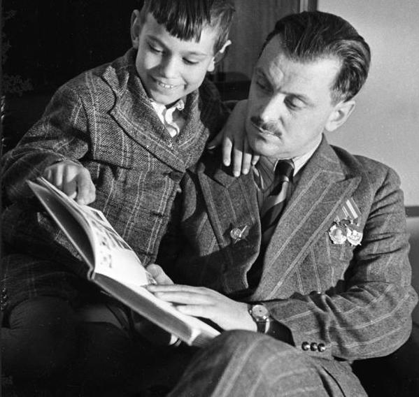 Andron Konchalovsky sa svojim ocem