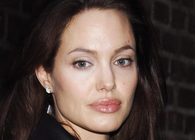 Angelina jolie makeup