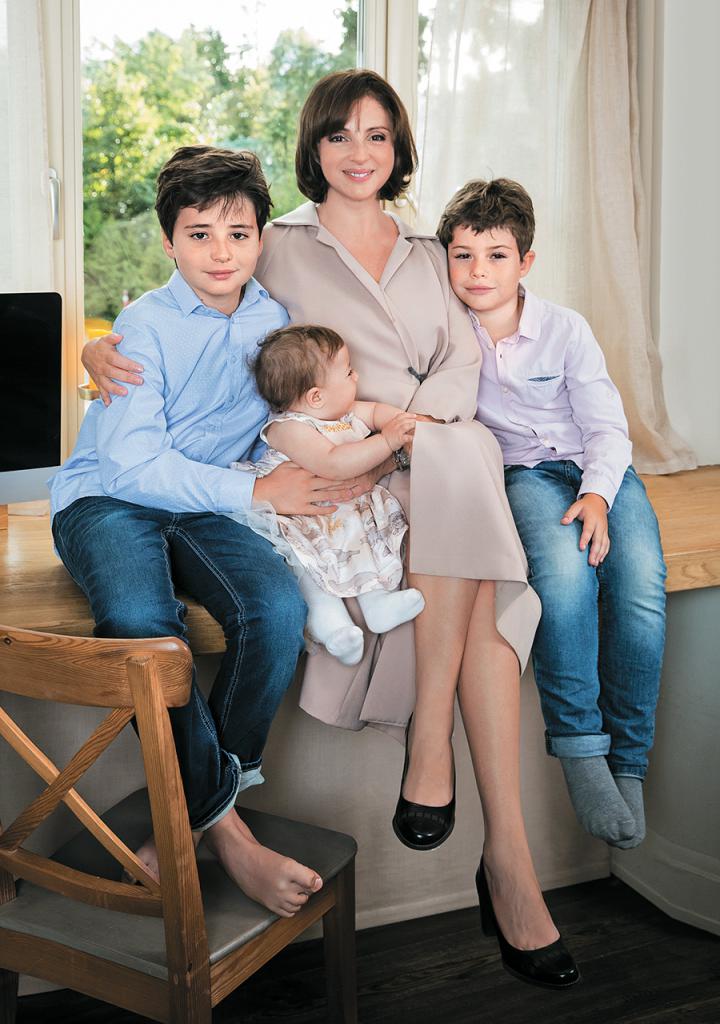 Anna Banshchikova con i bambini