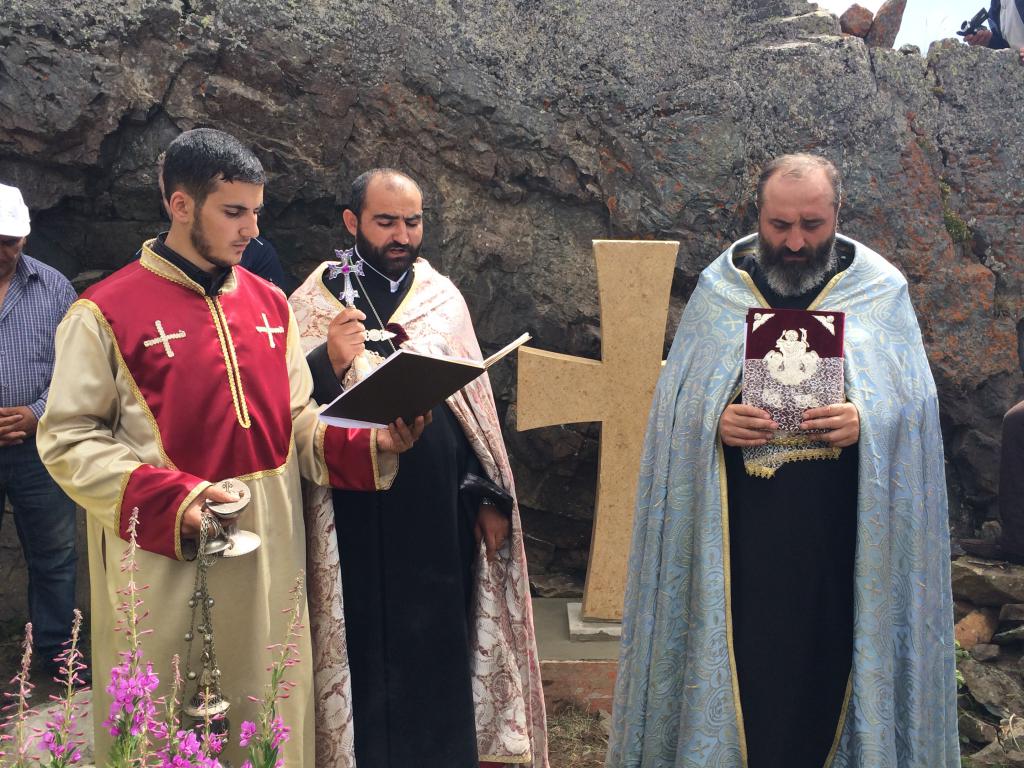 Арменски свещеници