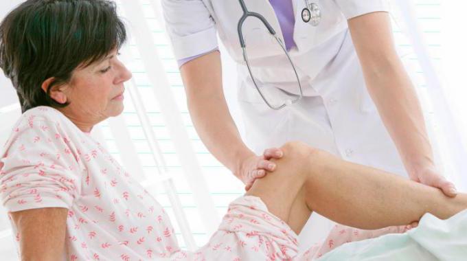 artritida při léčbě symptomů kolenního kloubu