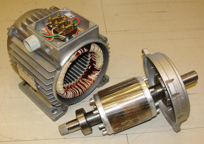 třífázový asynchronní motor