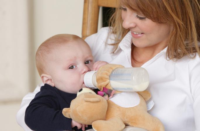 как да отбиеш бебето от бутилката