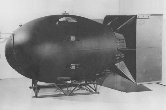 První atomová bomba
