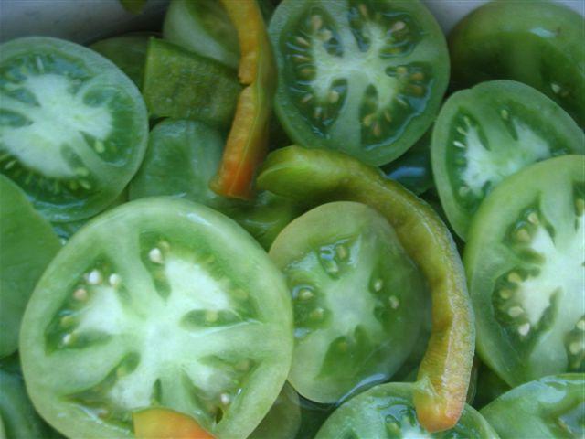Salát ze zelených rajčat na zimu