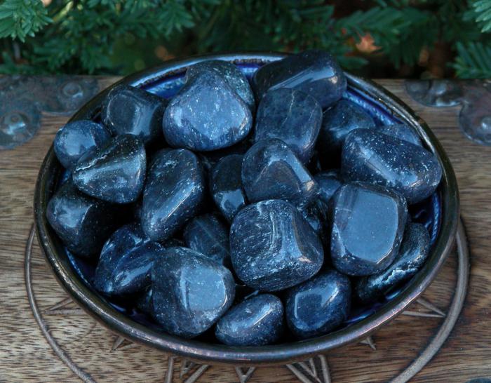 камен авентурин плаво