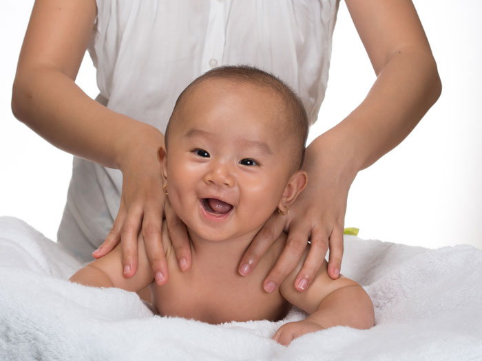 massaggio per neonati