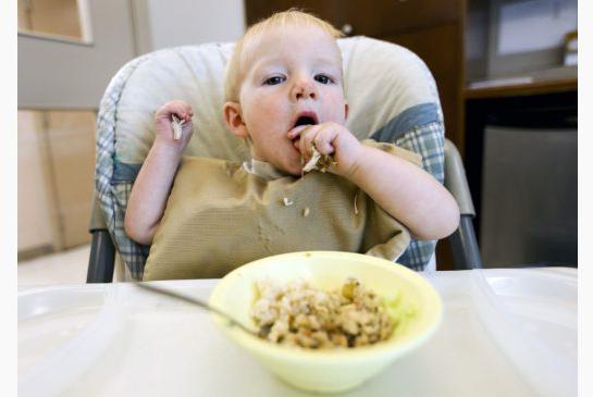 dijete 9 mjeseci prehrambeni razvoj