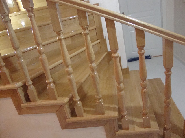 Balustry pro dřevěné schody