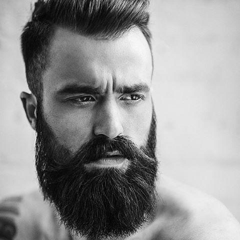 stylowy kształt brody