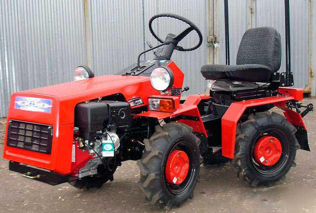 modely mini traktorů