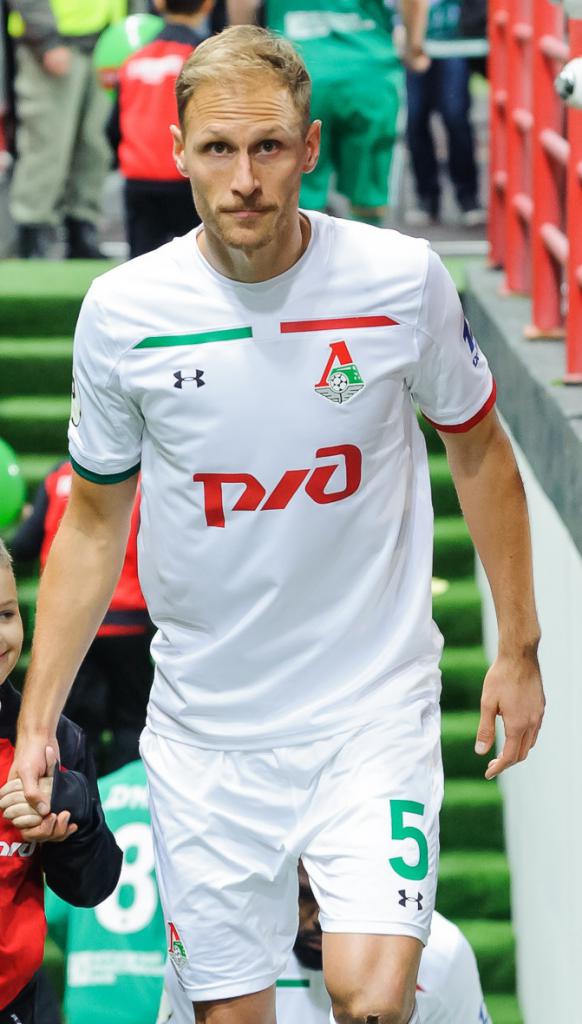 Benedict Höwedes v Lokomotivu
