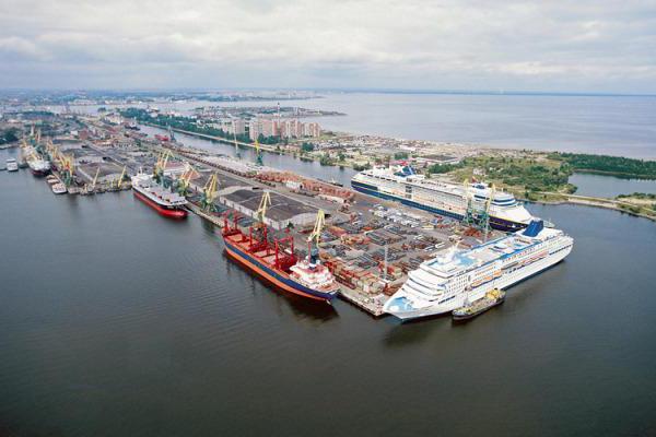 grande porto di San Pietroburgo