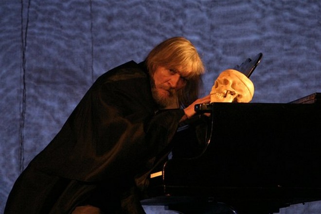 Alexander Trofimov v hře "Faust"