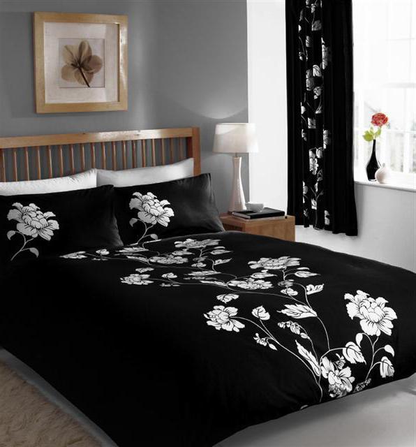 Biancheria da letto nera con fiori