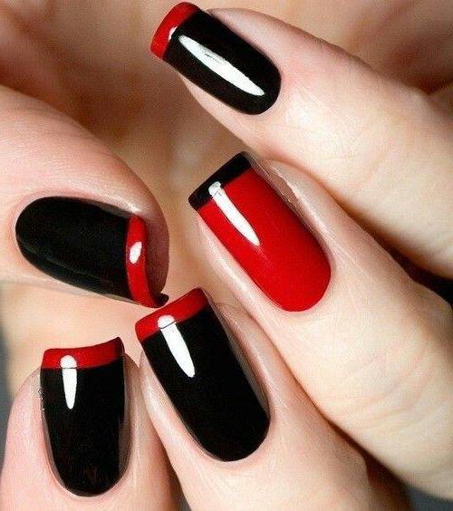 červený černý design nehtů