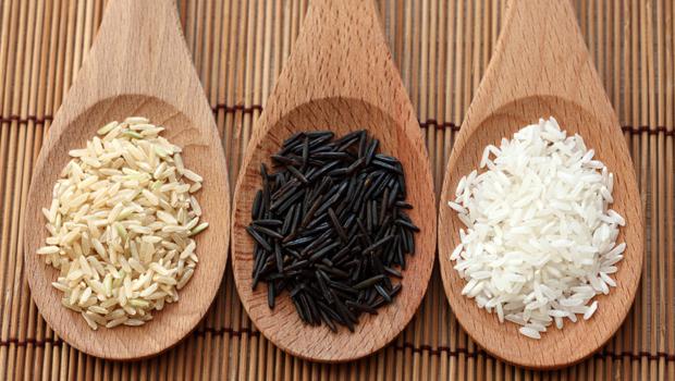 Kuhani riž z kalorijami olja