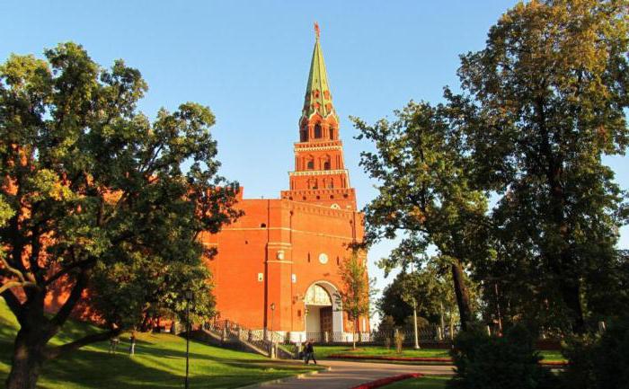 Borovitskaya stolp v Kremlju
