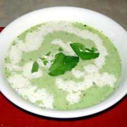 zuppa di purea di broccoli