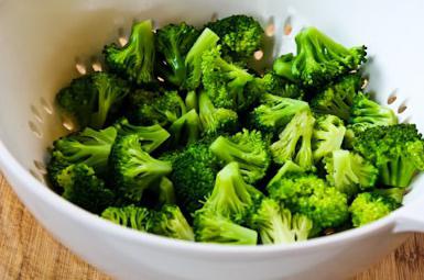 brokolicový salát