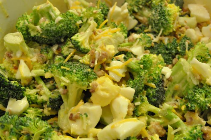 brokolicový salát