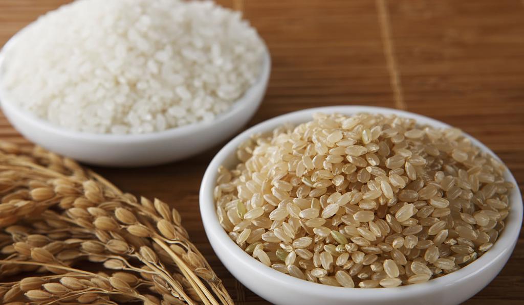 rjavi in ​​beli riž