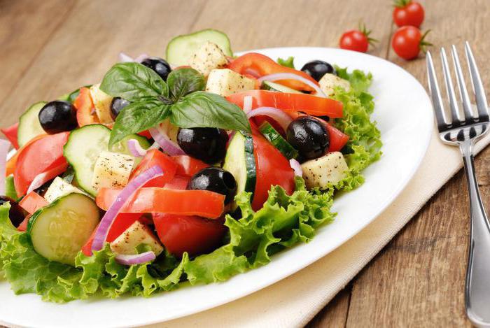 kalorijska grčka salata
