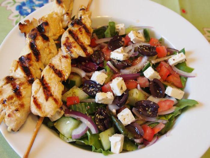 Grčka salata kalorija po 100