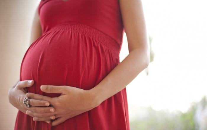 benefici delle noci durante la gravidanza