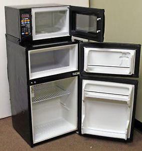 hladilnik in mikrovalovna pečica