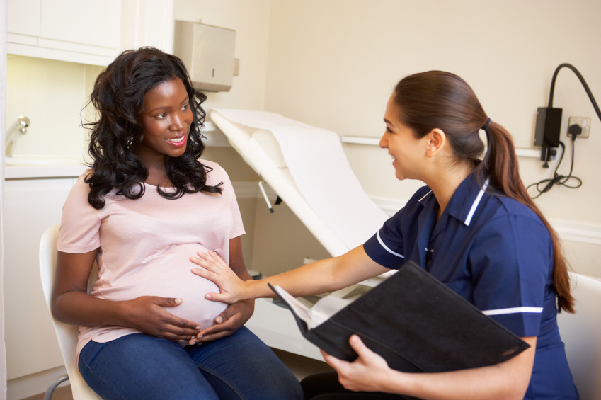 бременна в лекарския кабинет