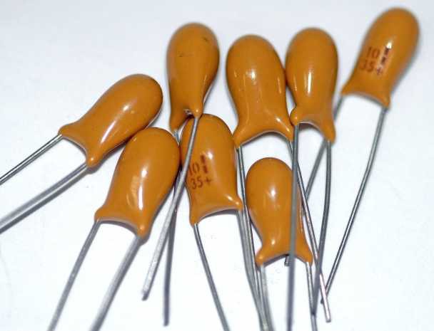 Електролитички кондензатори