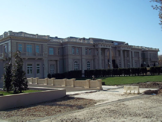 Fasada pałacu