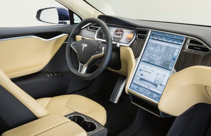 Tesla avtomobilska testna vožnja