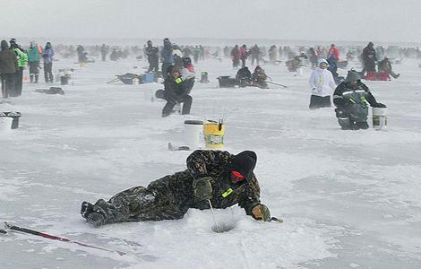 Риболов на ротан през зимата на езерото